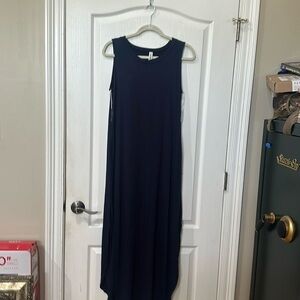 Zenana outfitters size S Navy sleeveless pocketed maxi dress NWOT